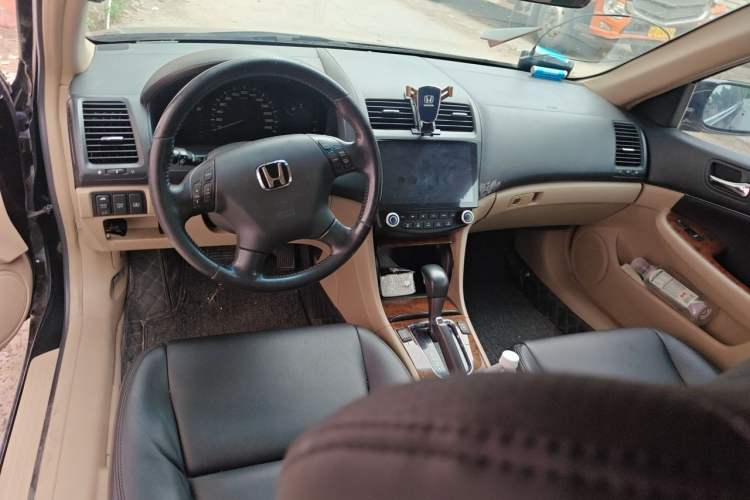 Used Honda Accord 2007 2.4L Automatic Comfort Classic Edition Center Console