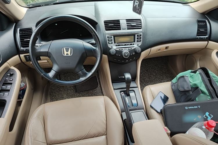 Used Honda Accord 2007 2.0L automatic comfort version Center Console