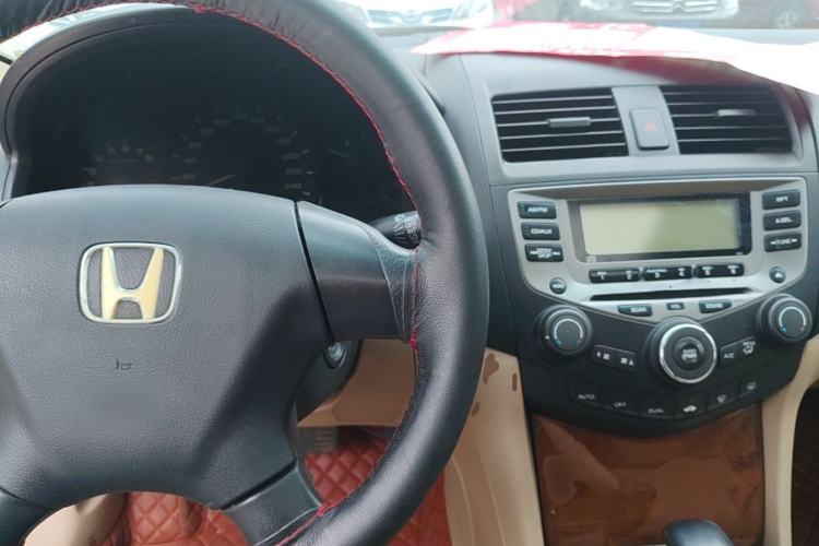 Used Honda Accord 2007 2.0L automatic comfort version Center Console
