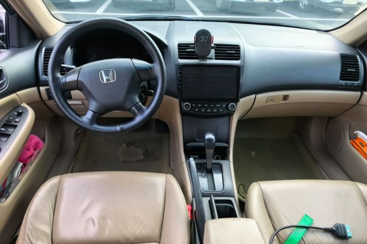 Used Honda Accord 2007 2.0L automatic comfort version Center Console