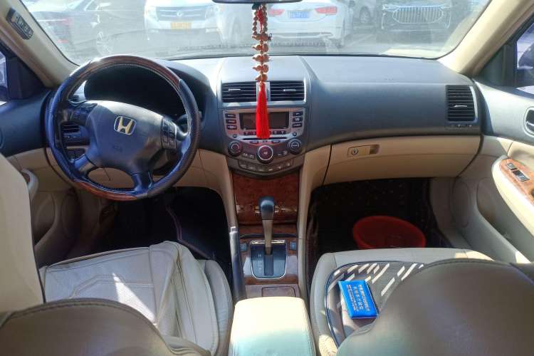 Used Honda Accord 2007 2.4L Automatic Comfort Classic Edition Center Console