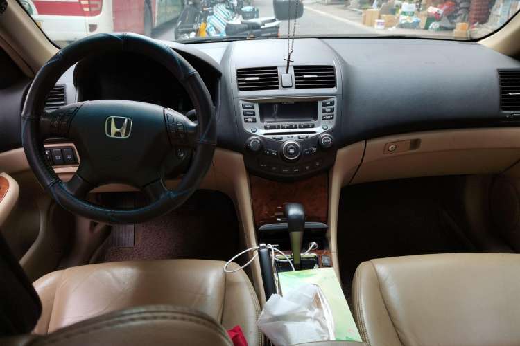 Used Honda Accord 2007 2.4L Automatic Comfort Classic Edition Center Console