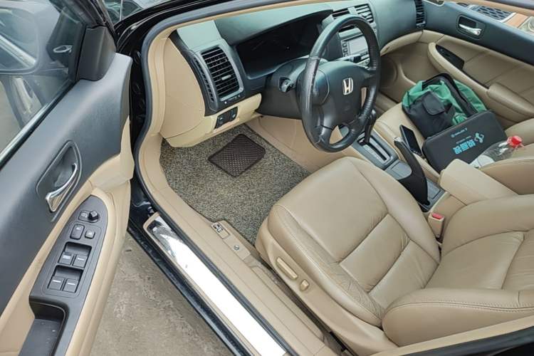 Used Honda Accord 2007 2.0L automatic comfort version Driver Seat