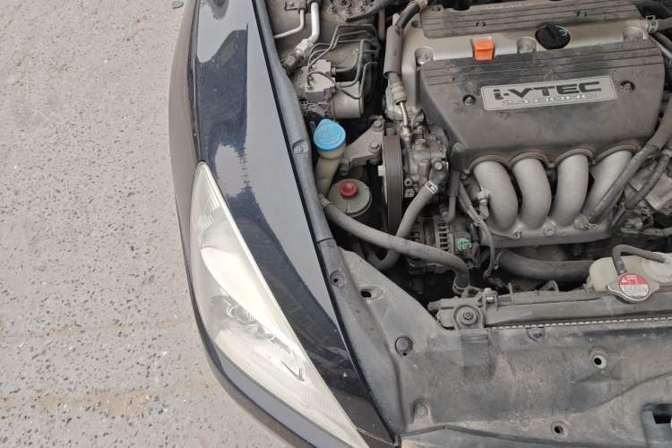 Used Honda Accord 2007 2.4L Automatic Comfort Classic Edition Engine Bay Right
