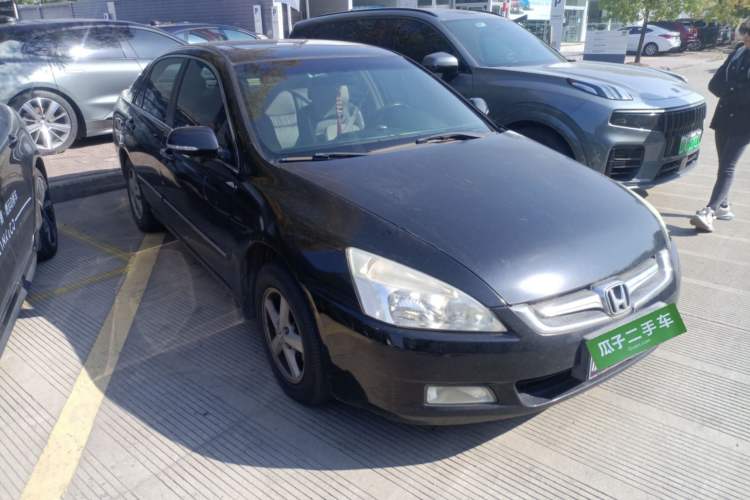 Used Honda Accord 2007 2.4L Automatic Comfort Classic Edition Front Right 45 Deg