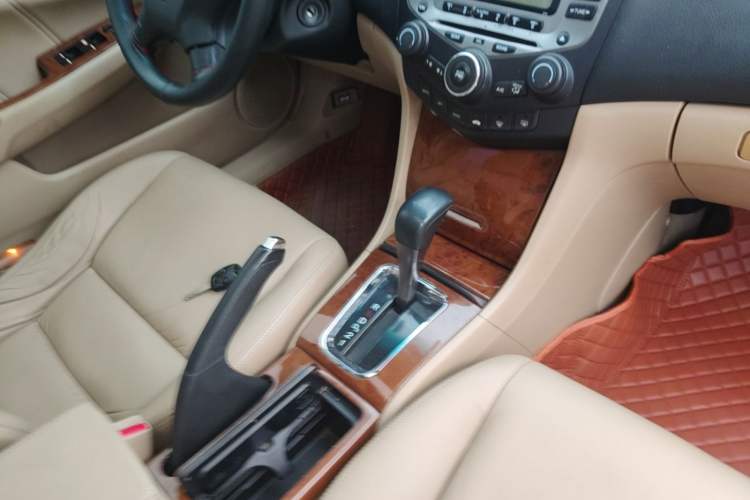 Used Honda Accord 2007 2.0L automatic comfort version Gear Lever