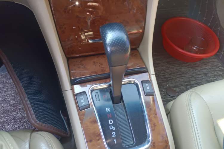 Used Honda Accord 2007 2.4L Automatic Comfort Classic Edition Gear Lever