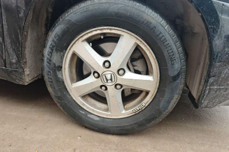 Used Honda Accord 2007 2.4L Automatic Comfort Classic Edition Right Front Wheel Hub