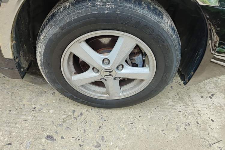Used Honda Accord 2007 2.0L automatic comfort version Right Front Wheel Hub