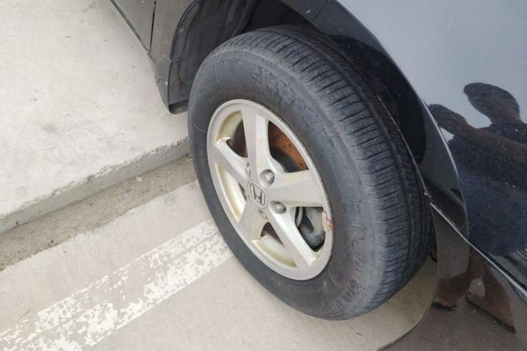 Used Honda Accord 2007 2.0L automatic comfort version Right Front Wheel Hub