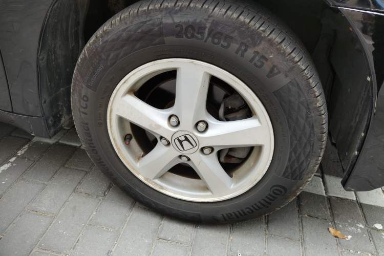 Used Honda Accord 2007 2.4L Automatic Comfort Classic Edition Right Front Wheel Hub
