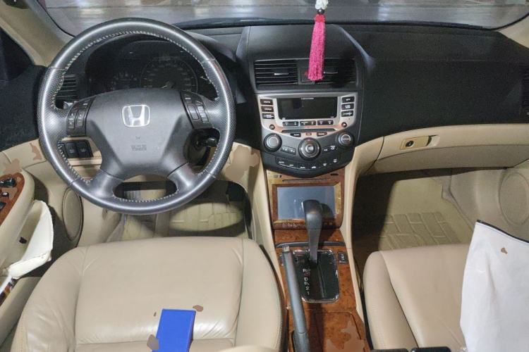 Used Honda Accord 2007 2.4L Automatic Comfort Classic Edition Center Console