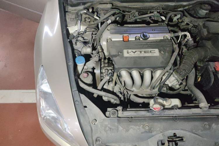 Used Honda Accord 2007 2.4L Automatic Comfort Classic Edition Engine Bay Right