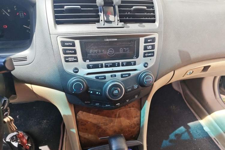 Used Honda Accord 2007 2.4L Automatic Comfort Classic Edition Audio And AC Panel