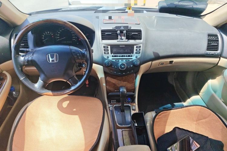 Used Honda Accord 2007 2.4L Automatic Comfort Classic Edition Center Console