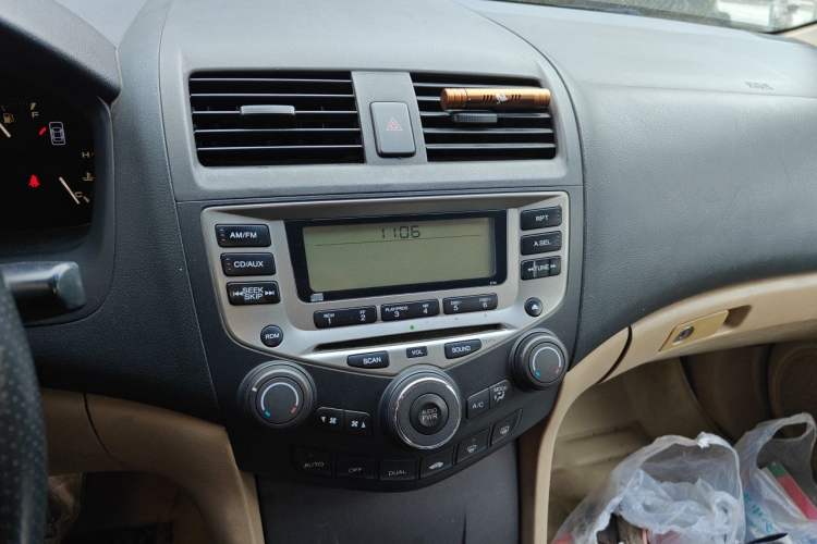 Used Honda Accord 2007 2.0L automatic comfort version Audio And AC Panel