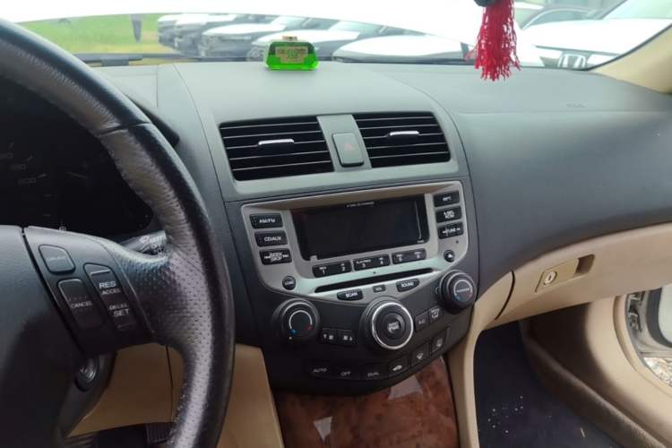 Used Honda Accord 2007 2.4L Automatic Comfort Classic Edition Audio And AC Panel