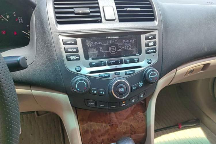 Used Honda Accord 2007 2.4L Automatic Comfort Classic Edition Audio And AC Panel