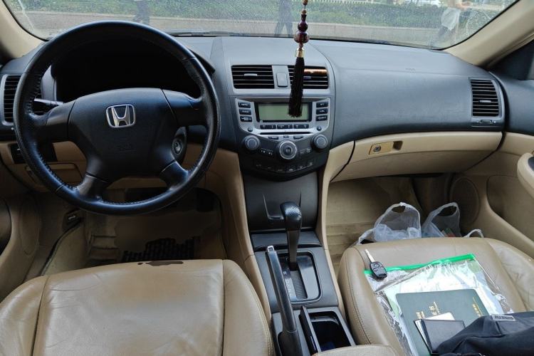 Used Honda Accord 2007 2.0L automatic comfort version Center Console