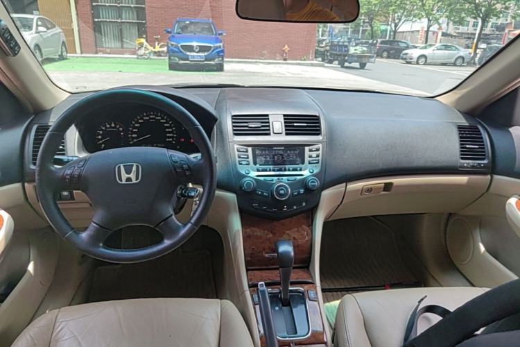 Used Honda Accord 2007 2.4L Automatic Comfort Classic Edition Center Console