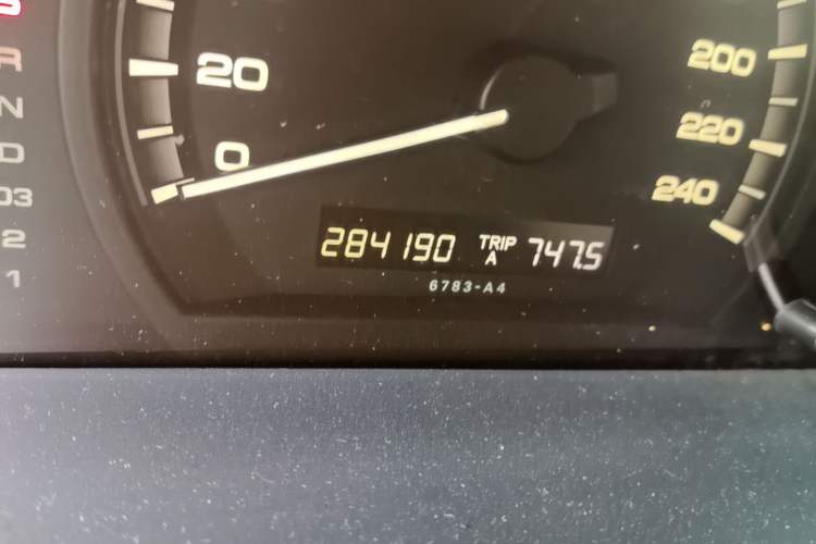Used Honda Accord 2007 2.4L Automatic Comfort Classic Edition Odometer Close Up