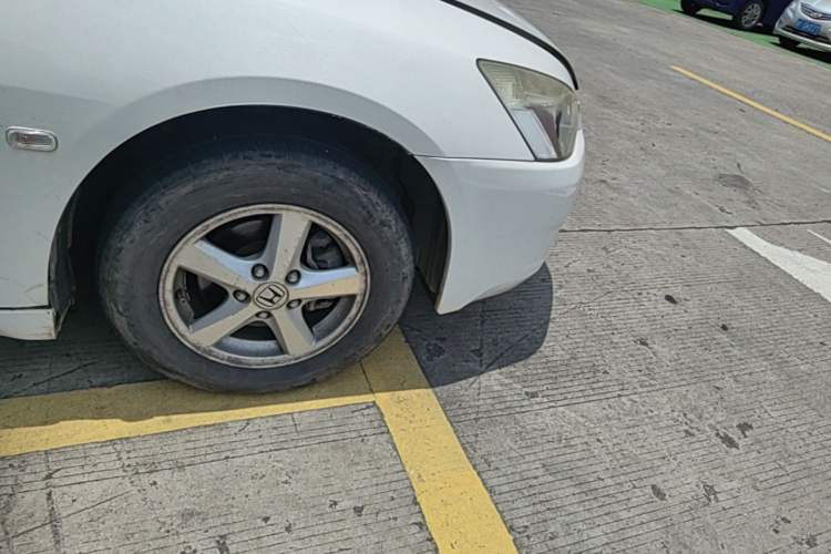 Used Honda Accord 2007 2.4L Automatic Comfort Classic Edition Right Front Wheel Hub
