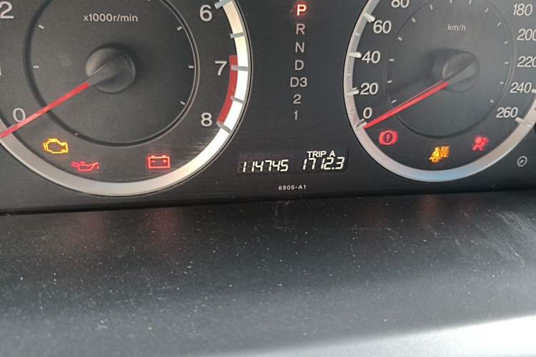 Used Honda Accord 2008 2.0L EX Odometer Close Up