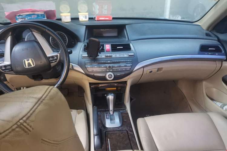 Used Honda Accord 2009 2.4L LX Center Console
