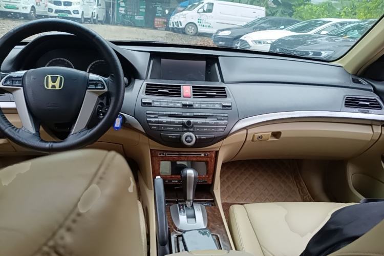 Used Honda Accord 2009 2.4L LX Center Console