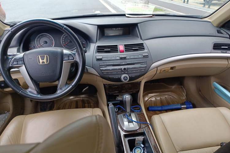 Used Honda Accord 2009 2.4L LX Center Console