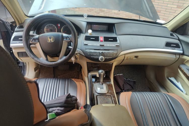 Used Honda Accord 2009 2.4L LX Center Console
