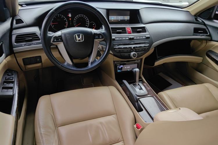 Used Honda Accord 2009 2.4L LX Center Console
