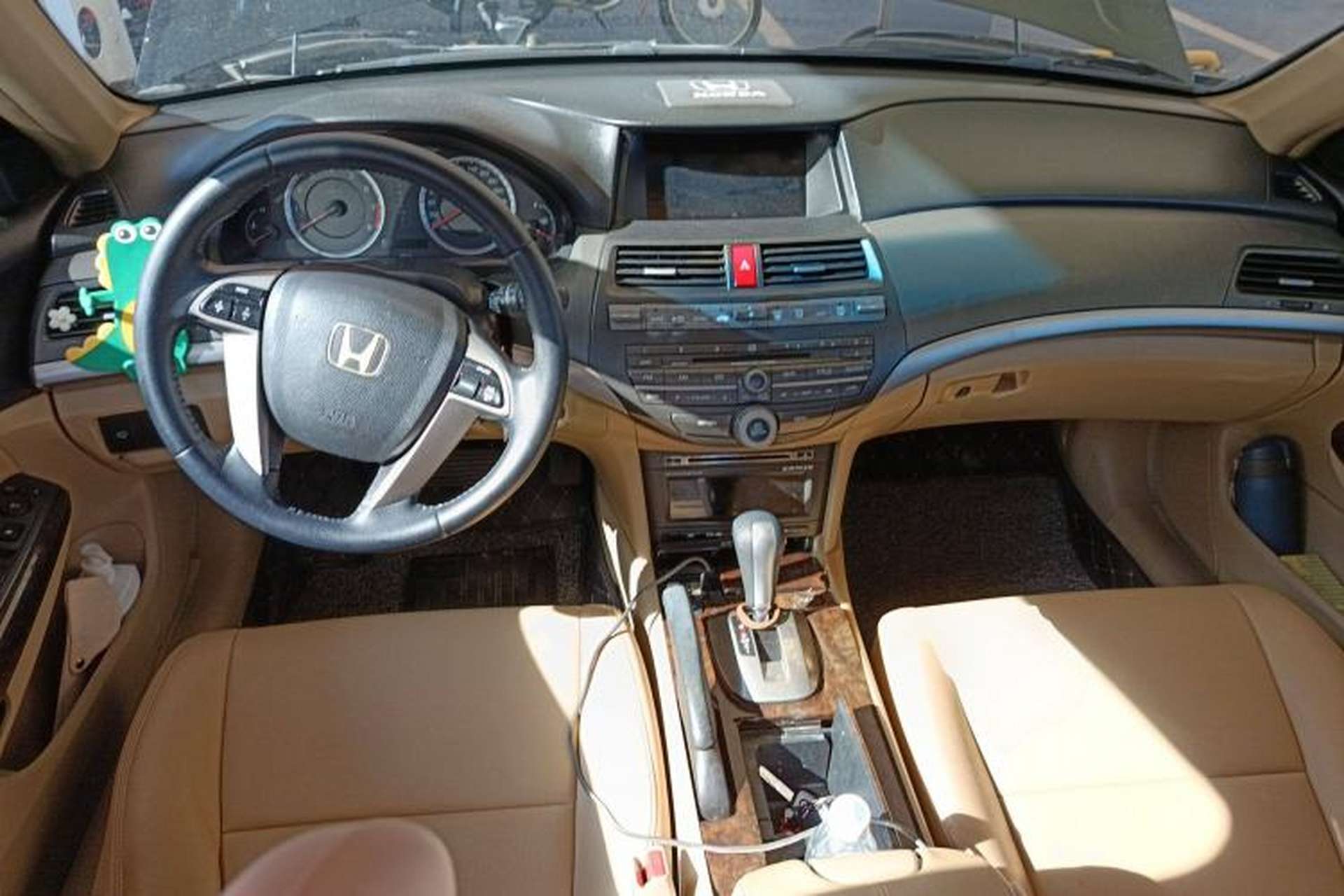 Used Honda Accord 2009 2.4L LX Center Console