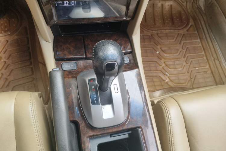 Used Honda Accord 2009 2.4L LX Gear Lever