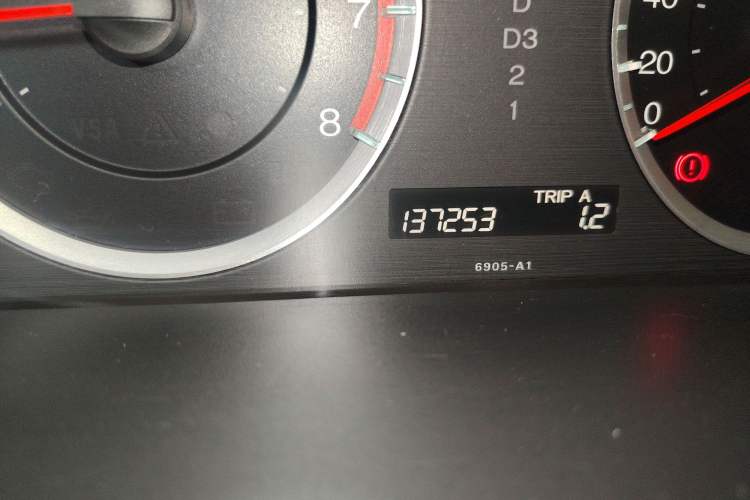 Used Honda Accord 2009 2.4L LX Odometer Close Up