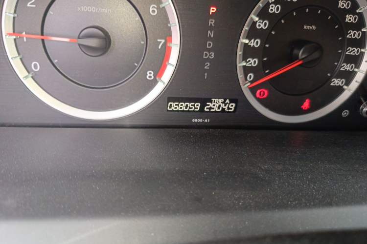 Used Honda Accord 2009 2.4L LX Odometer Close Up