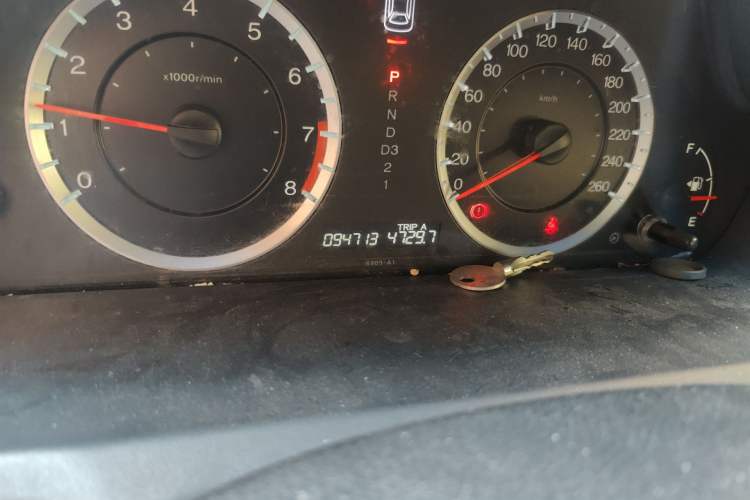 Used Honda Accord 2009 2.4L LX Odometer Close Up