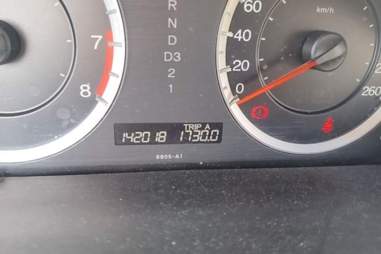 Used Honda Accord 2009 2.4L LX Odometer Close Up