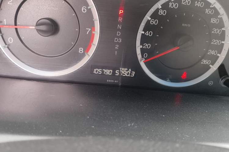 Used Honda Accord 2009 2.4L LX Odometer Close Up