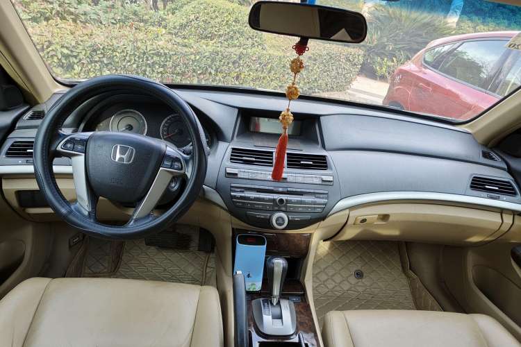 Used Honda Accord 2009 2.4L LX Center Console