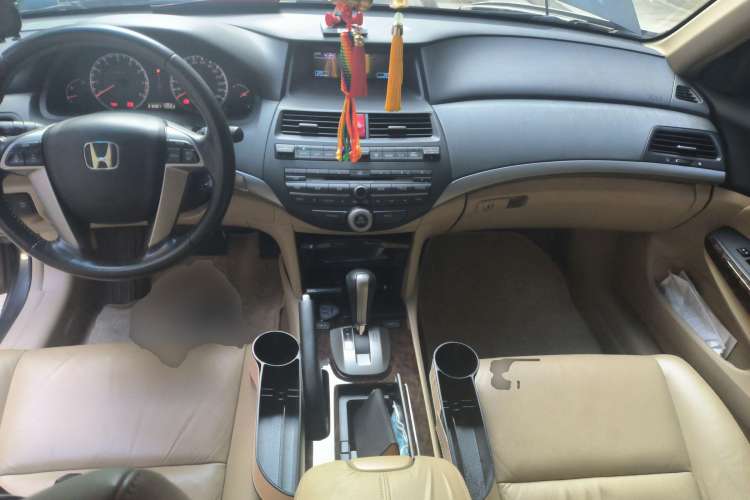 Used Honda Accord 2009 2.4L LX Center Console