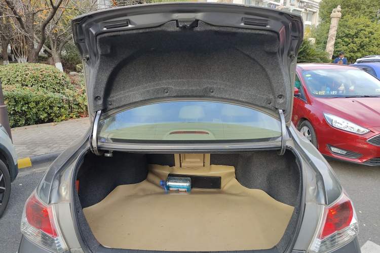 Used Honda Accord 2009 2.4L LX Trunk