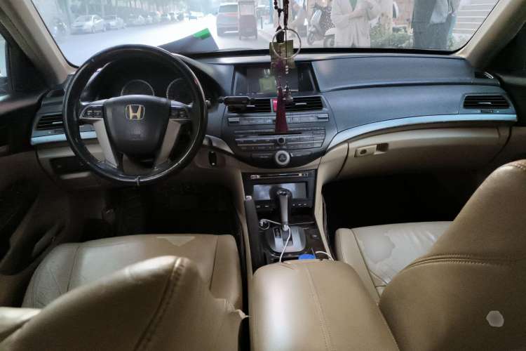 Used Honda Accord 2010 2.4L Millionth Anniversary Edition Center Console