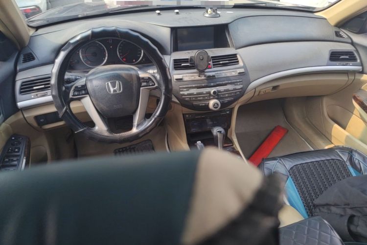 Used Honda Accord 2010 2.4L LX Center Console
