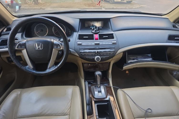 Used Honda Accord 2010 2.0L EX Center Console