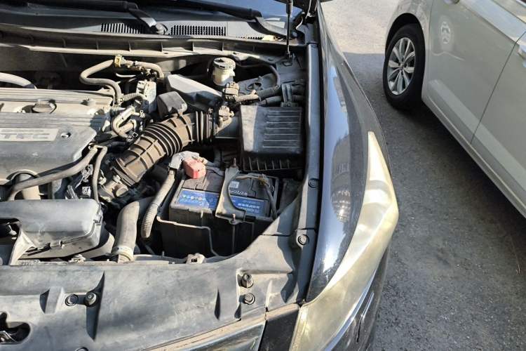 Used Honda Accord 2010 2.4L LX Engine Bay Left