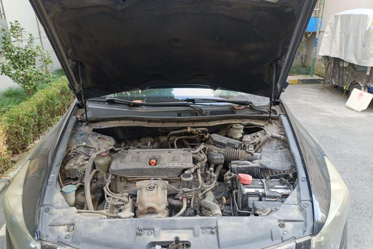 Used Honda Accord 2010 2.0L EX Engine Bay