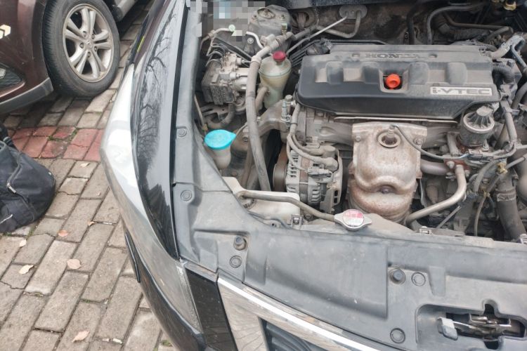 Used Honda Accord 2010 2.0L EX Engine Bay Right