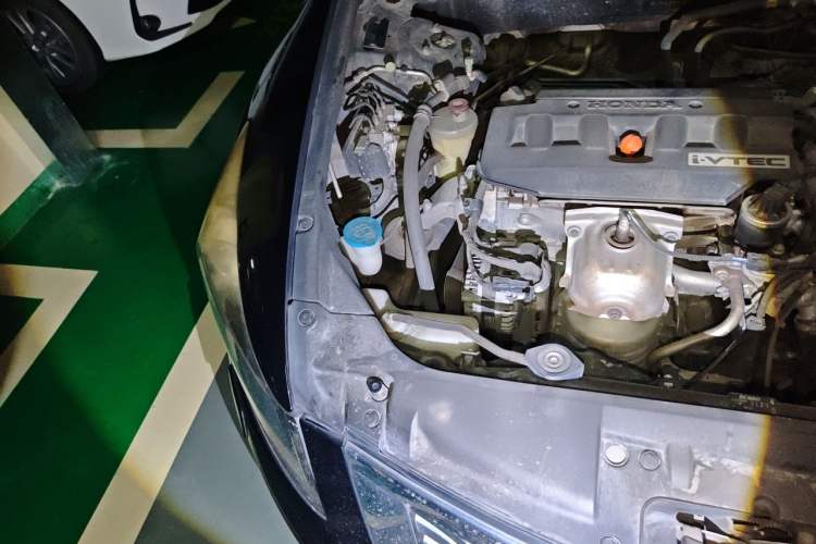 Used Honda Accord 2010 2.0L EX Engine Bay Right