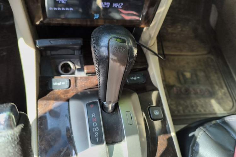 Used Honda Accord 2010 2.4L LX Gear Lever